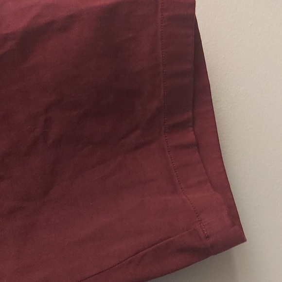 J.CREW Factory 9in Flex Gramercy Chino Burgundy Shorts - Picture 4 of 11